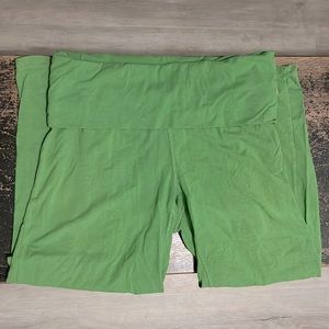 Lightly worn green Lucy roll waist, loose fit capris. Size medium.